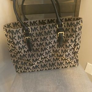 Michael Kors pocketbook